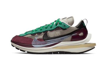 Nike Vaporwaffle Sacai Villain Red Neptune Green
